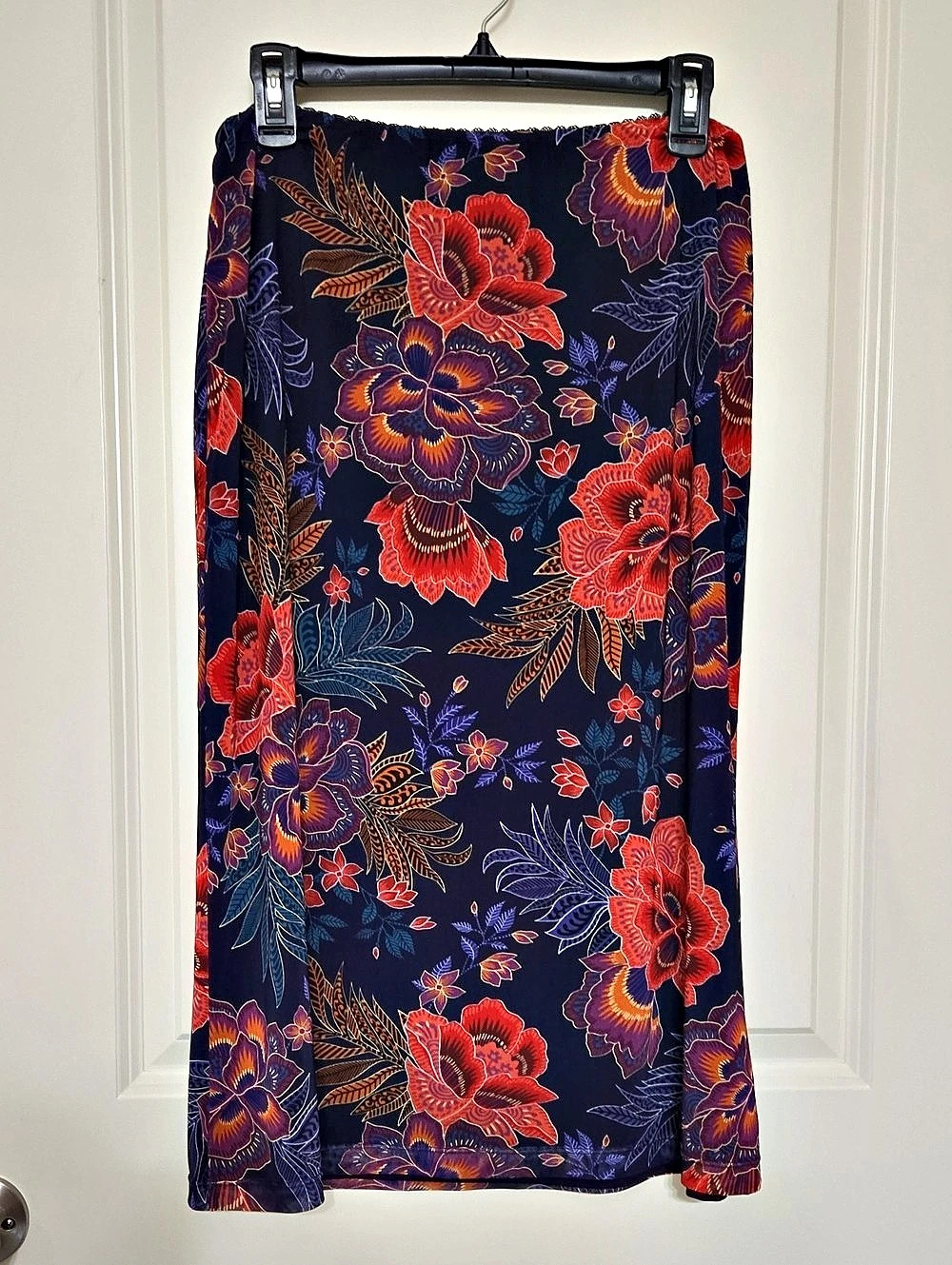 Jade Floral Midi Skirt in Blue & Red Size Large